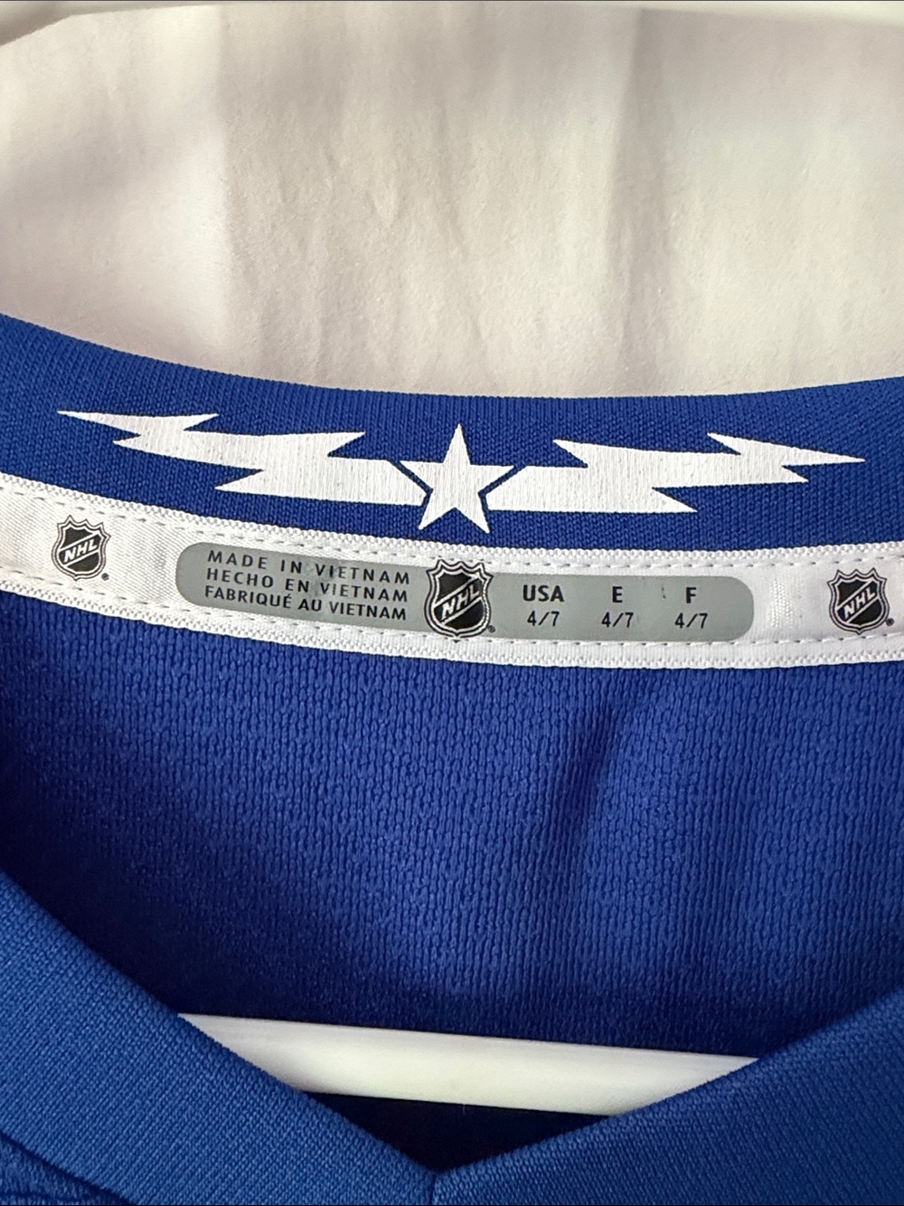 NHL Kids Royal Blue Buffalo Sabres Hockey Jersey with Gold & White Trim - Picture 4 of 4